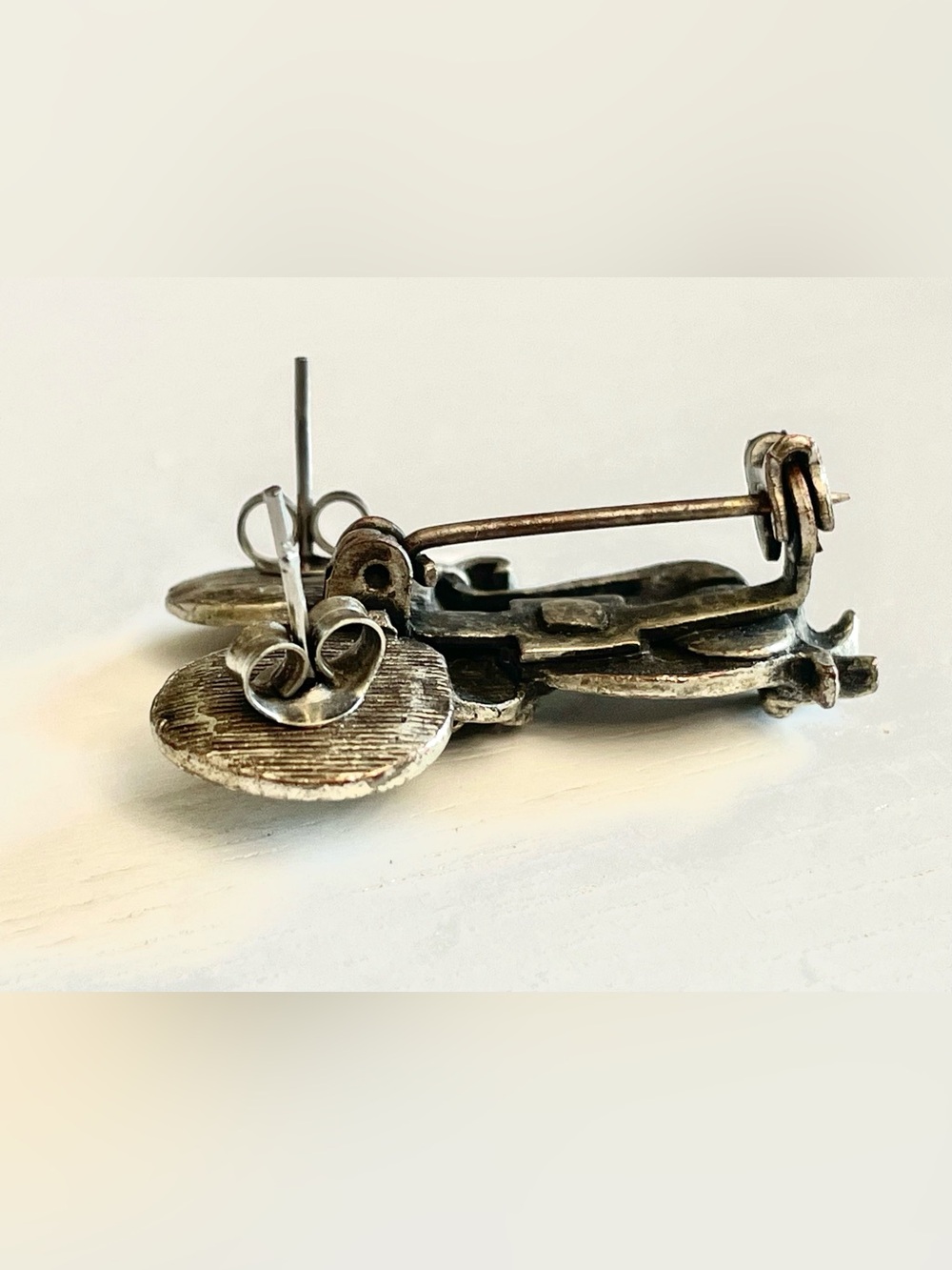 Vintage 1970s Torino-Style Pewter Mouse Brooch Pin Earring Holder Whimsical EUC - Picture 6 of 10